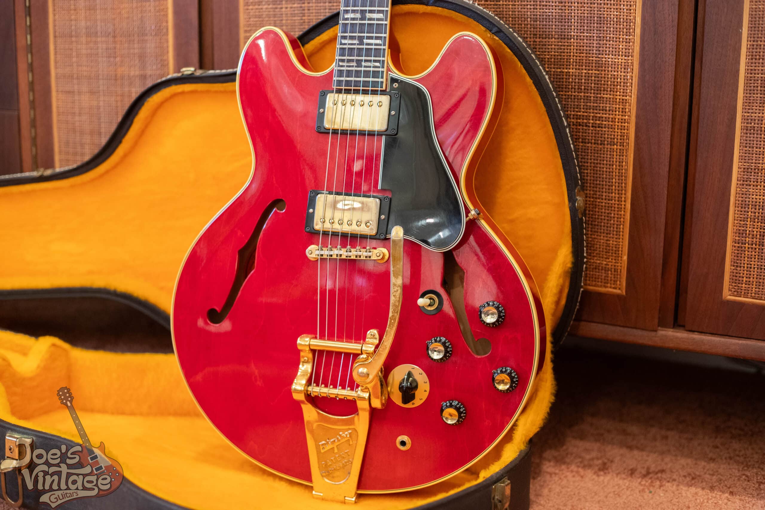 A Gibson ES-345 in cherry finish.